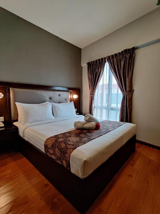 Castello Hotel Kulai Exterior photo